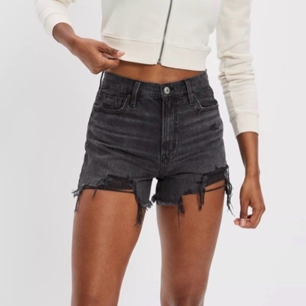 American Eagle 90s Boyfriend Shorts Black Distressed Denim Size 2
